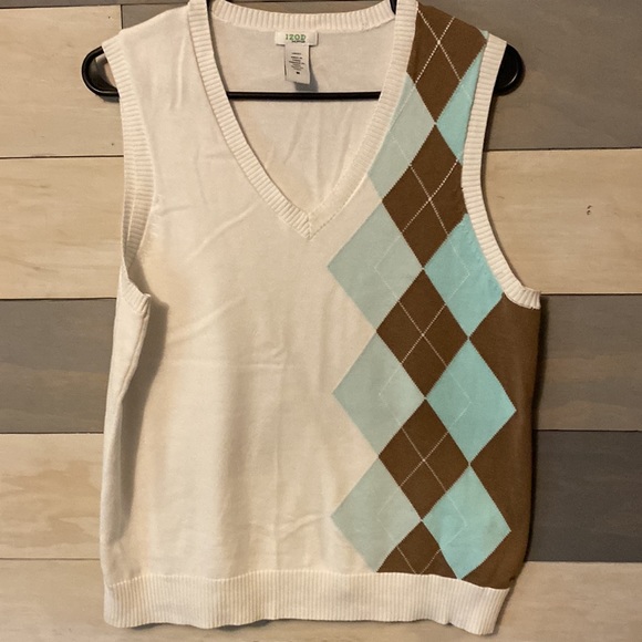 Women’s golf top set. Shirt and vest, made by Izod size medium. - Picture 7 of 10